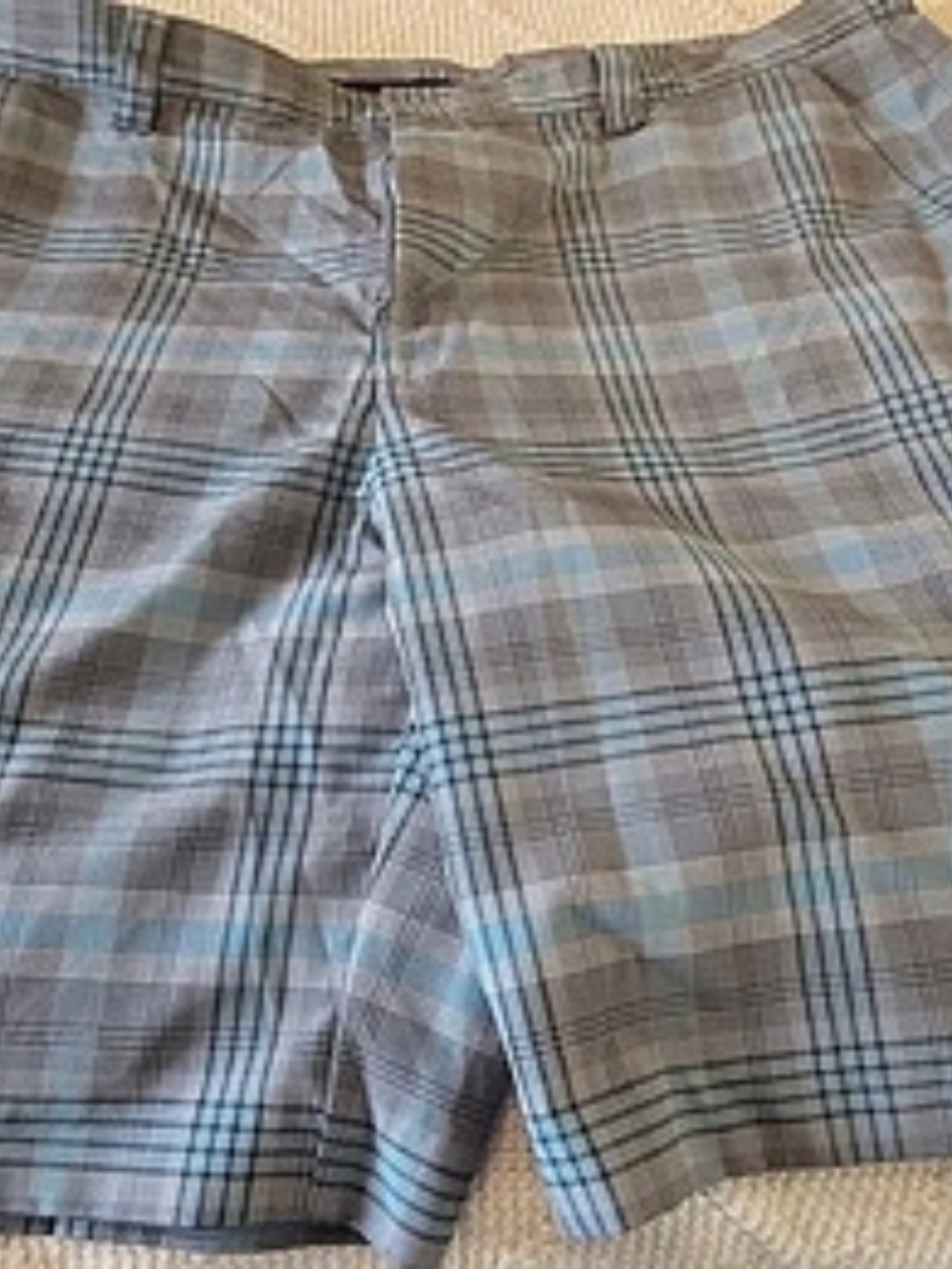 IZOD Plaid Flat Front Shorts in Gray & Blue Size 38